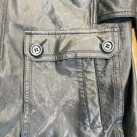 Genuine Leather jacket by Danier with detachable hoody - Picture 4 of 6